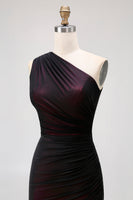 Laden Sie das Bild in den Galerie-Viewer, Eine Schulter Schwarzes Rosa Etui Brautjungfernkleid mit Schlitz