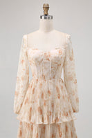 Laden Sie das Bild in den Galerie-Viewer, Champagner Geblümtes A-Linie Gestuftes Langärmeliges Brautjungfernkleid