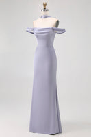 Laden Sie das Bild in den Galerie-Viewer, Schulterfreies Staubblaues Meerjungfrauen Brautjungfernkleid