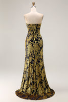 Laden Sie das Bild in den Galerie-Viewer, Trägerloses Pfauengrünes Korsett Burnout Samt Brautjungfernkleid mit Schlitz