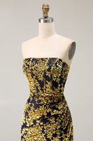 Laden Sie das Bild in den Galerie-Viewer, Trägerloses Pfauengrünes Korsett Burnout Samt Brautjungfernkleid mit Schlitz