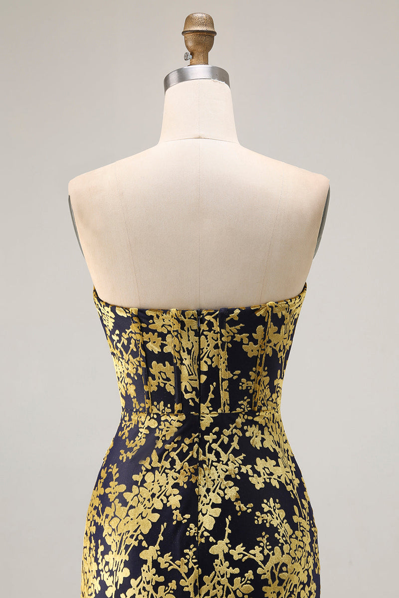 Laden Sie das Bild in den Galerie-Viewer, Burgunderrotes Trägerloses Korsett Burnout Samt Brautjungfernkleid mit Schlitz