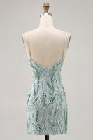 Laden Sie das Bild in den Galerie-Viewer, Grünes Figurbetontes Abiballkleid mit Spaghettiträgern und Perlen und Pailletten