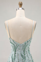 Laden Sie das Bild in den Galerie-Viewer, Grünes Figurbetontes Abiballkleid mit Spaghettiträgern und Perlen und Pailletten