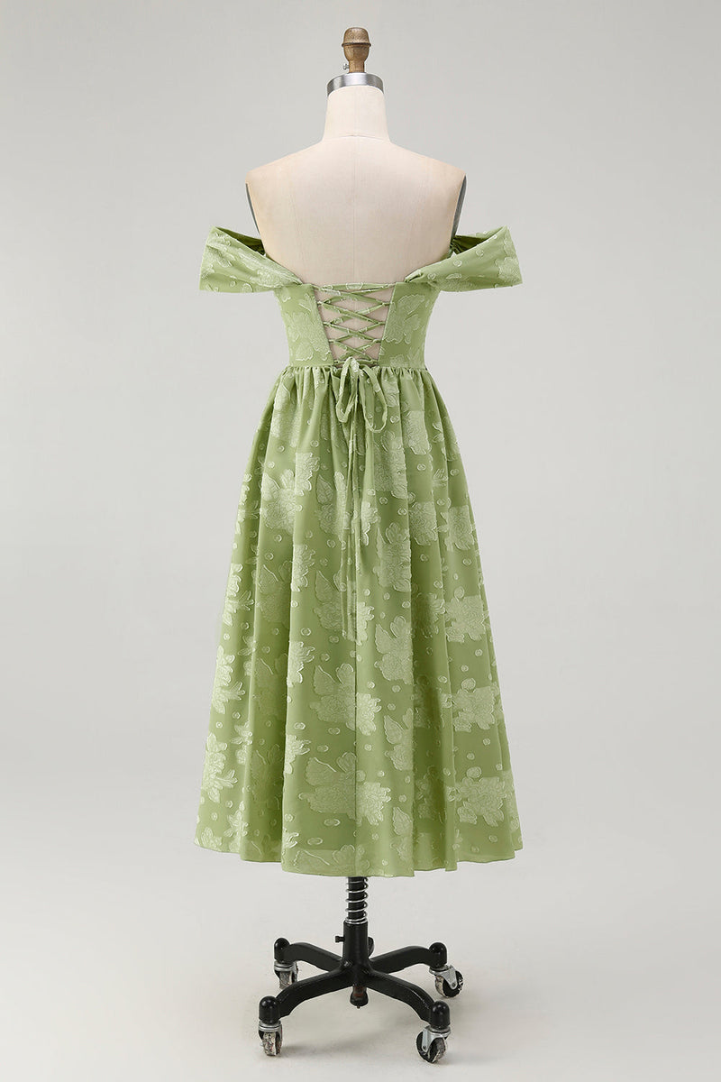 Laden Sie das Bild in den Galerie-Viewer, Salbeigrün A-Linie Schulterfreies Geblümtes Midi Brautjungfernkleid