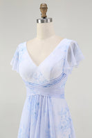 Laden Sie das Bild in den Galerie-Viewer, Blaues Blumen-A-Linie Chiffon Langes Brautjungfernkleid mit V-Ausschnitt und Schlitz