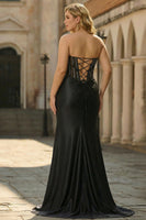 Laden Sie das Bild in den Galerie-Viewer, Schwarzes Trägerloses Meerjungfrauen Korsett Langes Ballkleid mit Schnürung