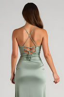 Laden Sie das Bild in den Galerie-Viewer, Eukalyptus Satin Gerafftes Etui Langes Brautjungfernkleid mit Schlitz