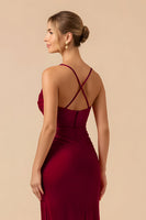 Laden Sie das Bild in den Galerie-Viewer, Burgunderrotes Etui Sapghettiträgern Langes Brautjungfernkleid mit Schlitz