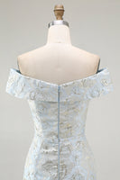 Laden Sie das Bild in den Galerie-Viewer, Schulterfreies Blaues Jacquard Meerjungfrauen Ballkleid mit Blumenmuster und Rüschen