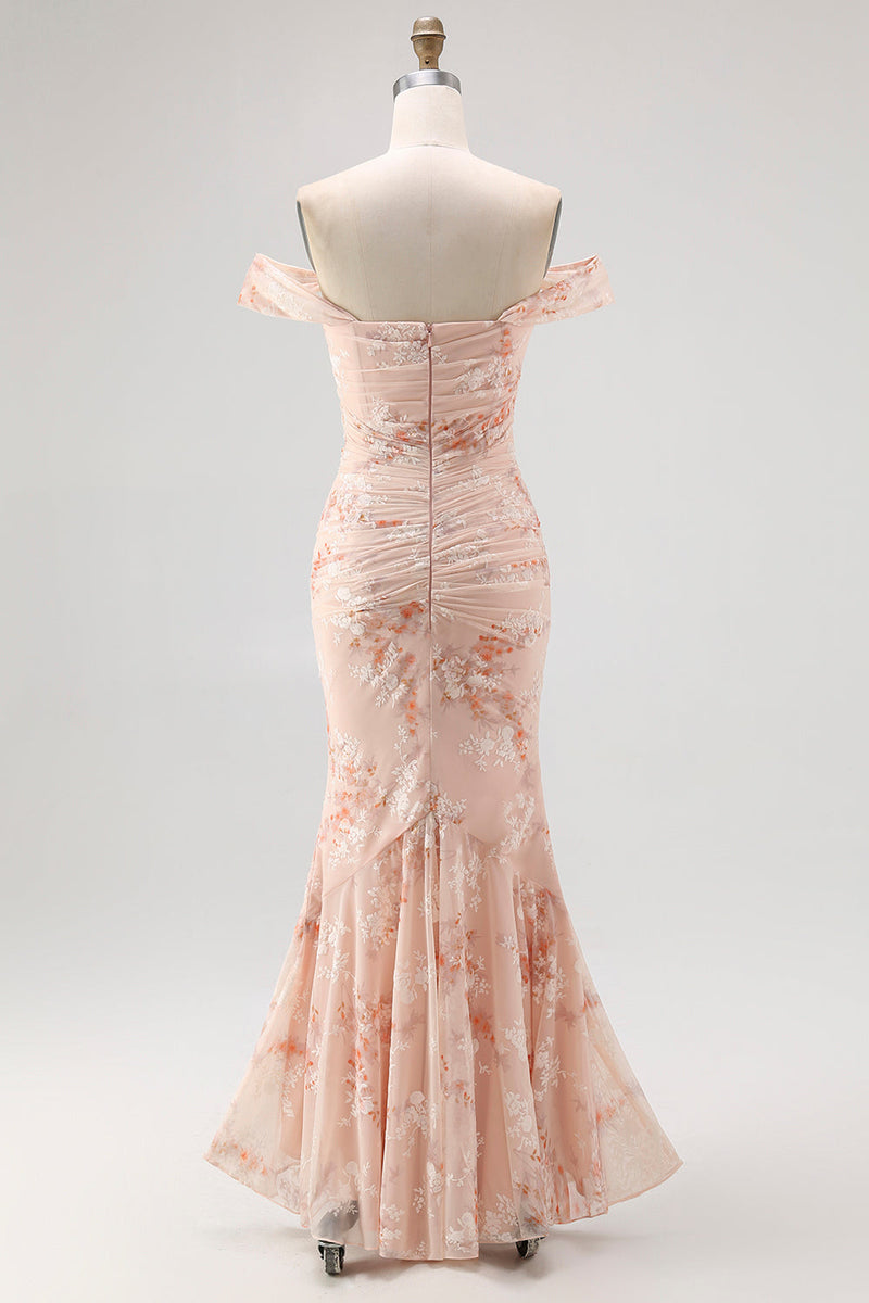 Laden Sie das Bild in den Galerie-Viewer, Champagner Schulterfreies Meerjungfrauen Kleid für Hochzeitsgäste mit Druck und Rüschen