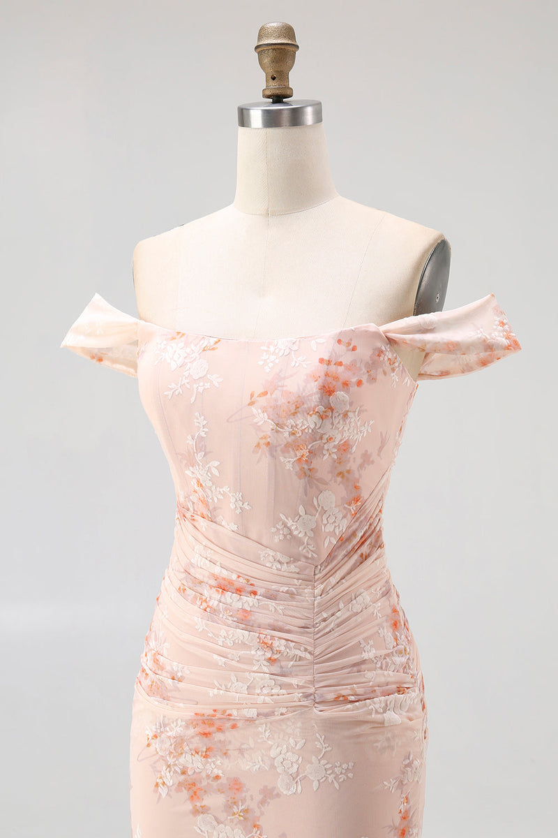 Laden Sie das Bild in den Galerie-Viewer, Champagner Schulterfreies Meerjungfrauen Kleid für Hochzeitsgäste mit Druck und Rüschen