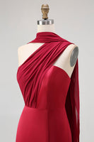 Laden Sie das Bild in den Galerie-Viewer, Burgunder Langes Brautjungfernkleid mit einer Schulter und Luftschlange