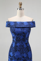 Laden Sie das Bild in den Galerie-Viewer, Schulterfreies Dunkelblaues Etui Brautjungfernkleid mit Schlitz