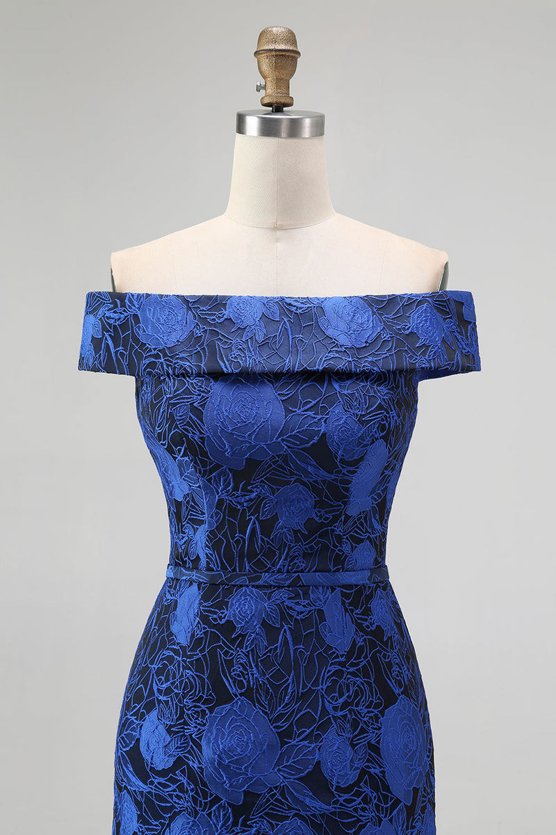 Laden Sie das Bild in den Galerie-Viewer, Schulterfreies Dunkelblaues Etui Brautjungfernkleid mit Schlitz