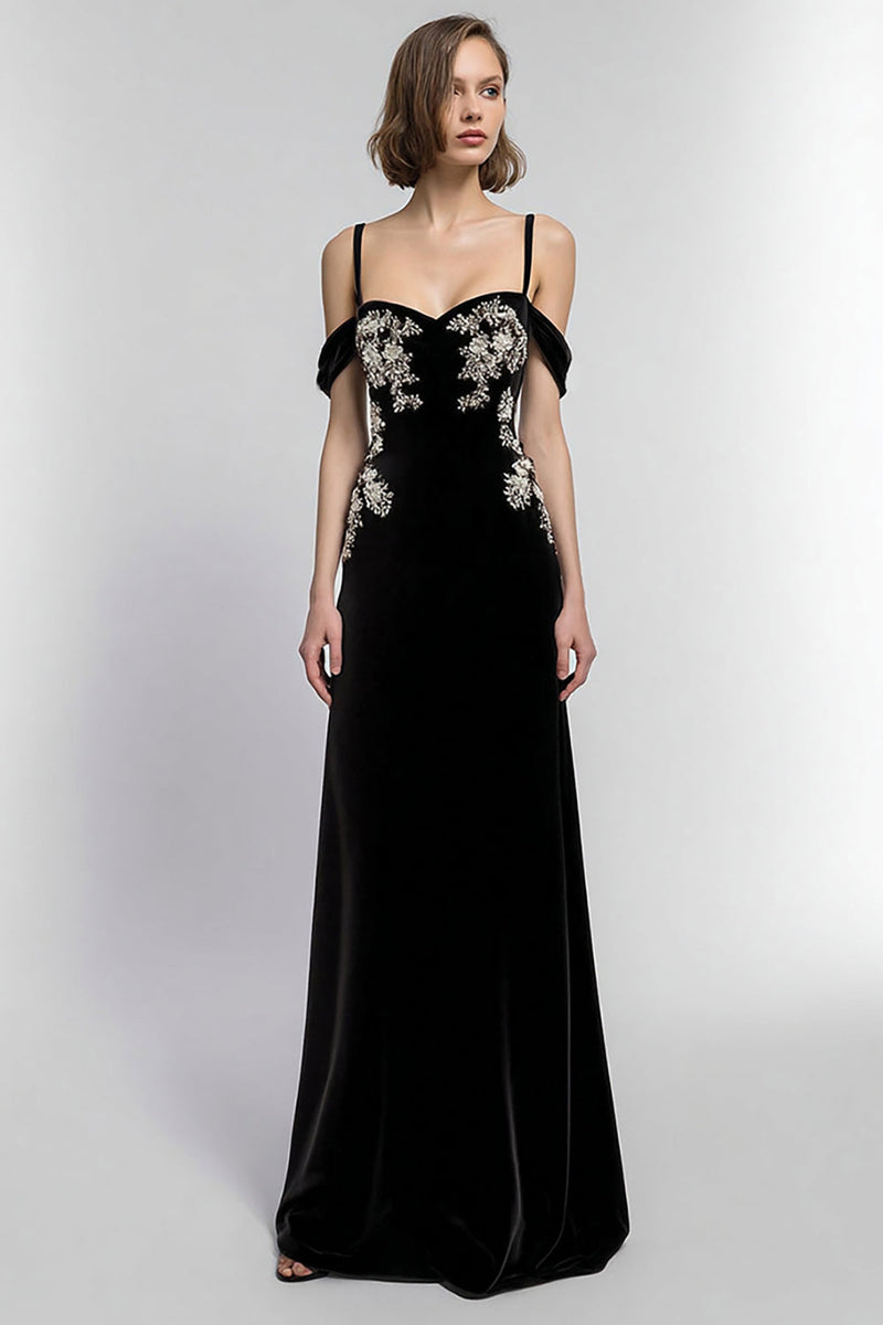 Laden Sie das Bild in den Galerie-Viewer, Schwarzes Langes Etui Festtags-Partykleid aus Samt mit kalter Schulter