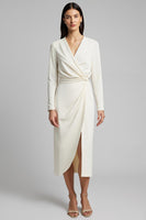 Laden Sie das Bild in den Galerie-Viewer, Elfenbein Midi Gerafftes Arbeitskleid aus Satin mit langen Ärmeln und Schlitz