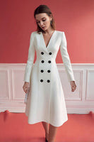 Laden Sie das Bild in den Galerie-Viewer, Elfenbein Zweireihiges Arbeitskleid mit langen Ärmeln und V-Ausschnitt