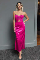 Laden Sie das Bild in den Galerie-Viewer, Dunkelgrünes Etui Midi Partykleid mit Herzausschnitt