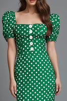Laden Sie das Bild in den Galerie-Viewer, Grünes Satin Etui Teelanges Polka Dots Kleid mit quadratischem Ausschnitt