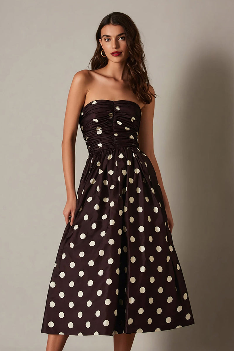 Laden Sie das Bild in den Galerie-Viewer, Dunkelbraunes Trägerloses Satin Polka Dots Partykleid in A-Linie