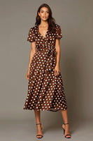 Laden Sie das Bild in den Galerie-Viewer, Braunes Teelanges A-Linie Satin Polka Dots Partykleid mit V-Ausschnitt
