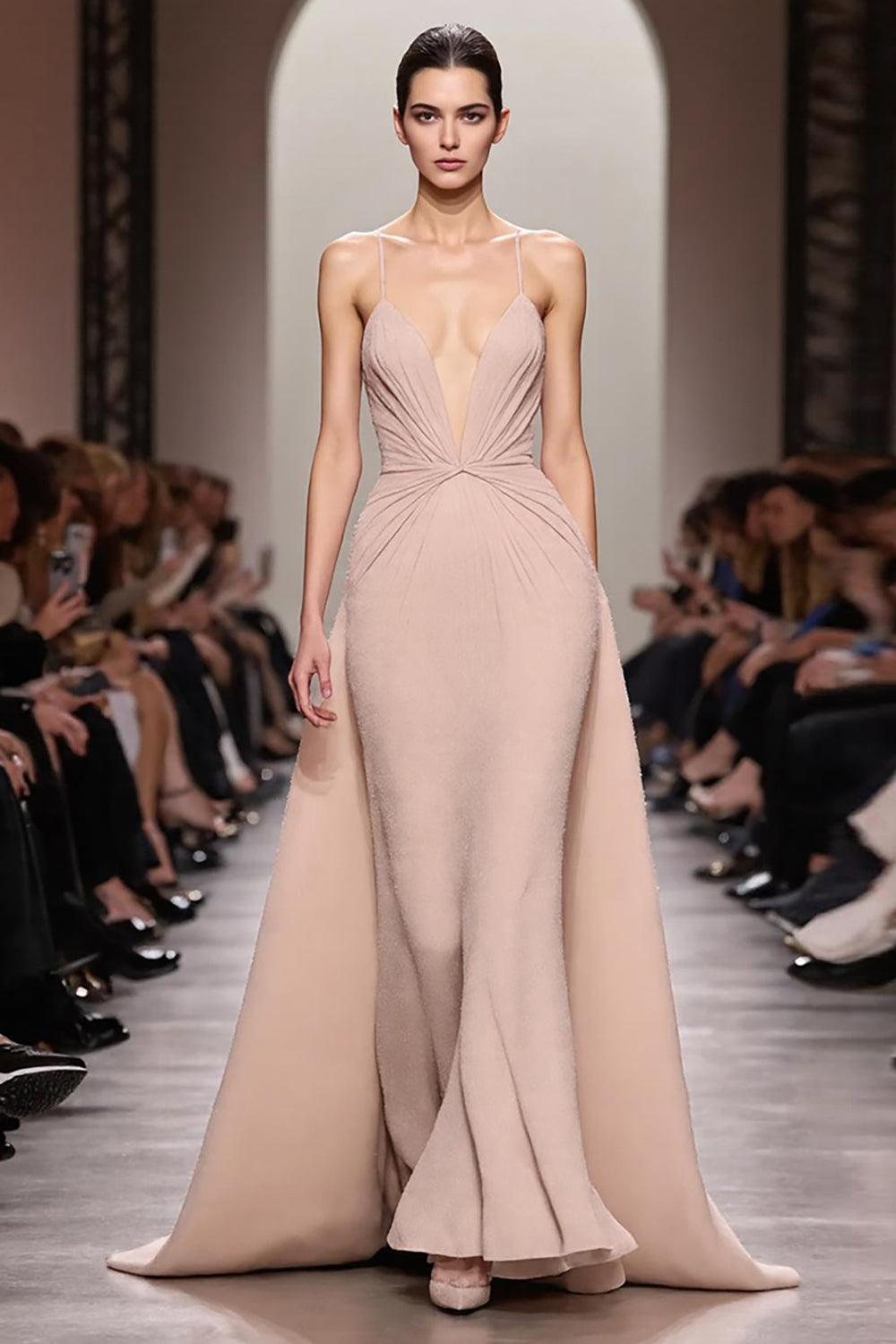 Elfenbein Langes Gerafftes Abendkleid aus Satin mit Spaghettiträgern