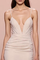 Laden Sie das Bild in den Galerie-Viewer, Elfenbein Gerafftes Abendkleid aus Satin mit Schlitz