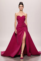 Laden Sie das Bild in den Galerie-Viewer, Fuchsia Satin A-Linie Gerafftes Trägerloses Langes Abendkleid mit Schlitz