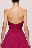 Laden Sie das Bild in den Galerie-Viewer, Fuchsia Satin A-Linie Gerafftes Trägerloses Langes Abendkleid mit Schlitz