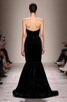 Laden Sie das Bild in den Galerie-Viewer, Schwarzes Meerjungfrauen Samt Trägerloses Langes Abendkleid
