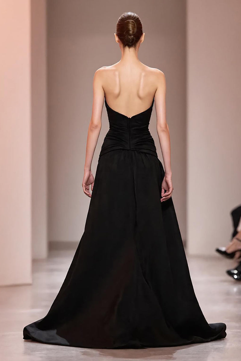 Laden Sie das Bild in den Galerie-Viewer, Schwarzes Abendkleid aus Satin mit Perlenstickerei und Schlitz