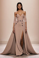 Laden Sie das Bild in den Galerie-Viewer, Champagner Herzausschnitt Applikationen Abendkleid mit Schlitz