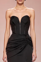 Laden Sie das Bild in den Galerie-Viewer, Schwarzes Meerjungfrauen Satin Trägerloses Langes Abendkleid mit Schlitz