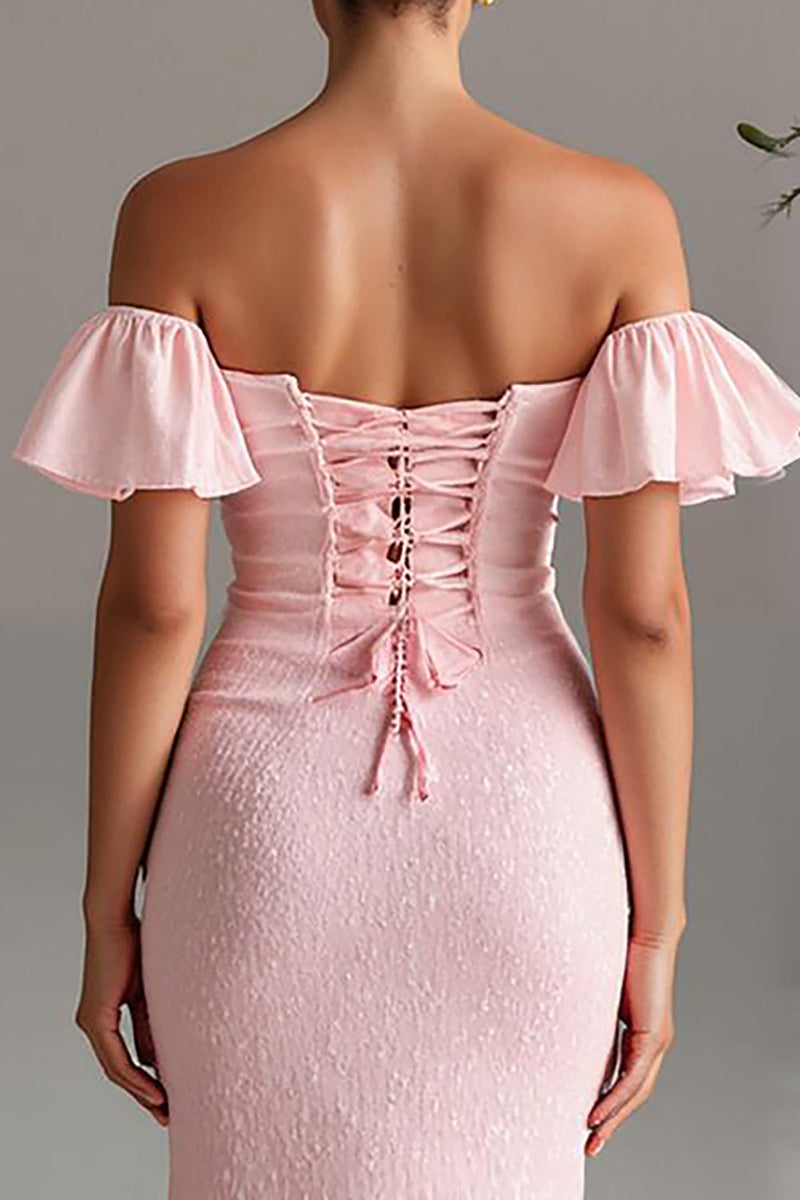 Laden Sie das Bild in den Galerie-Viewer, Hellrosa Schulterfreies Meerjungfrauen Satin Abendkleid