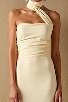 Laden Sie das Bild in den Galerie-Viewer, Narzissen Satin Etui Neckholder Langes Abendkleid