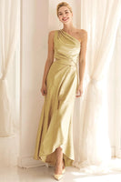 Laden Sie das Bild in den Galerie-Viewer, Blaues Langes Brautjungfernkleid aus Satin mit einer Schulter und Rüschen