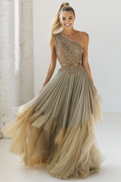 Laden Sie das Bild in den Galerie-Viewer, Glitzerndes Marineblaues Eine Schulter Pailletten A-Linie Hochzeitsgastkleid mit Rüschen