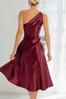 Cabernet A Linie Satin Gerafftes Midi Brautjungfernkleid mit einer Schulter