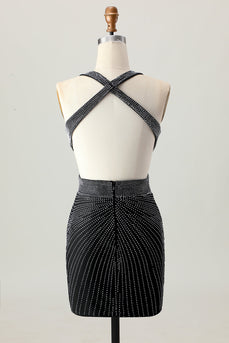 Schwarzes Figurbetontes Abiballkleid mit V-Ausschnitt und Perlen