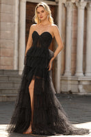 Laden Sie das Bild in den Galerie-Viewer, Schwarzes Trägerloses A-Linie Rüschen Polka-Dots Abendkleid mit Schlitz