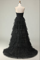 Laden Sie das Bild in den Galerie-Viewer, Hellgrünes A-Linie Trägerloses Gestuftes Brautjungfernkleid mit Polka Polka Dots und Rüschen und Schlitz