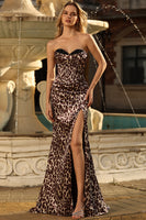 Laden Sie das Bild in den Galerie-Viewer, Kaffee Leopard Meerjungfrau Trägerloses Korsett Langes Ballkleid mit Schlitz