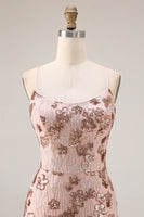 Laden Sie das Bild in den Galerie-Viewer, Glitzerndes Burgunder Meerjungfrauen Applikiertes Langes Ballkleid mit Pailletten