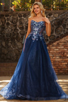 Laden Sie das Bild in den Galerie-Viewer, Marineblaues Trägerloses Transparentes Korsett Langes Tüll Ballkleid mit Pailletten