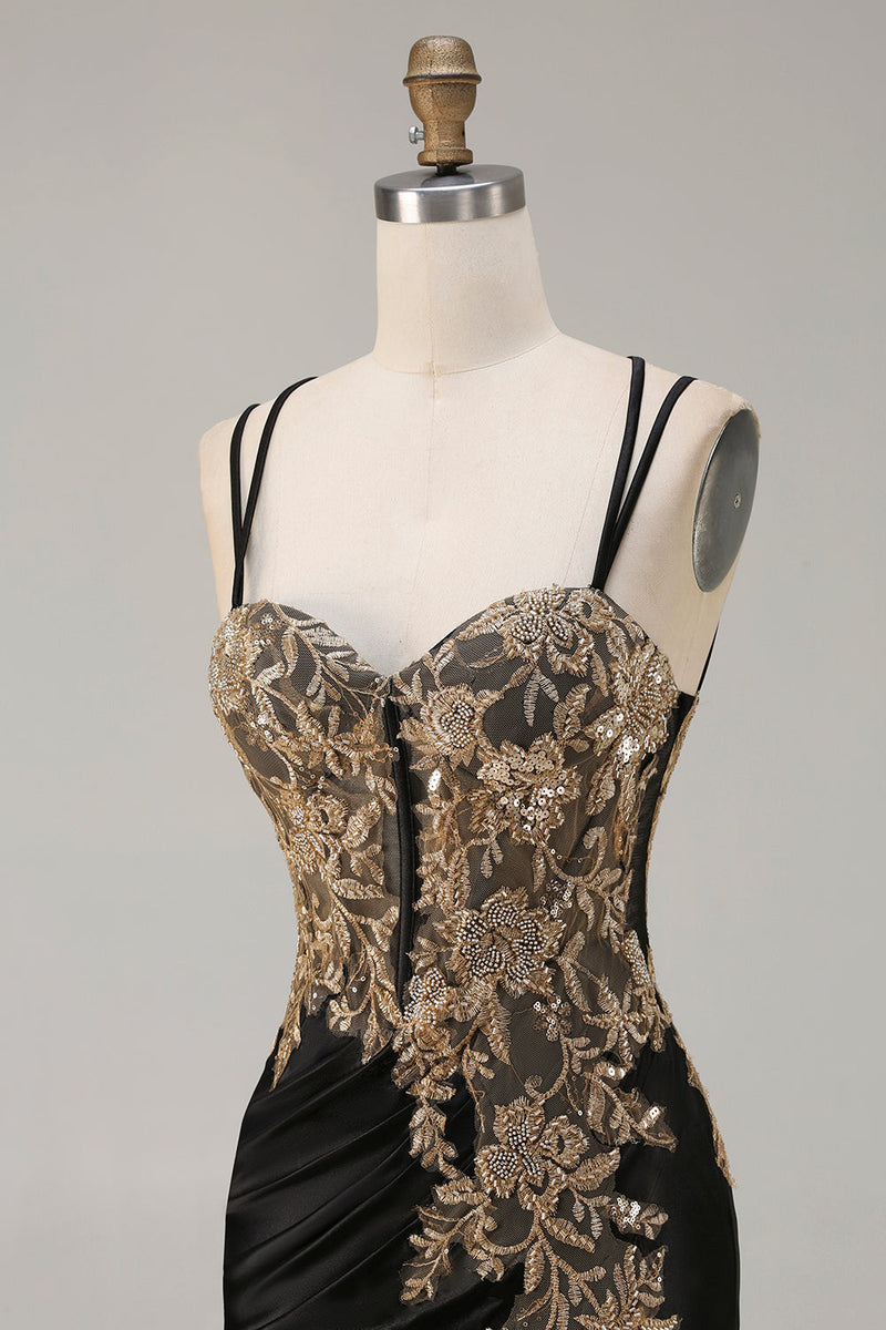 Laden Sie das Bild in den Galerie-Viewer, Schwarzes Meerjungfrauen Perlenbesticktes Satin Pailletten Langes Ballkleid mit Schlitz