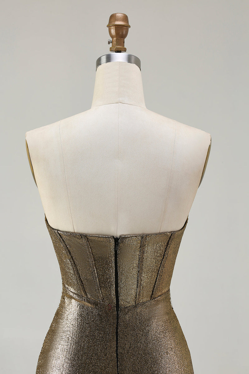 Laden Sie das Bild in den Galerie-Viewer, Metallisches Dunkelgoldenes Langes Trägerloses Perlenbesetztes Korsett Ballkleid