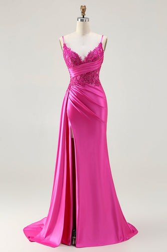 Fuchsia Meerjungfrauen Abendkleid mit Perlen und Rüschen und Schlitz