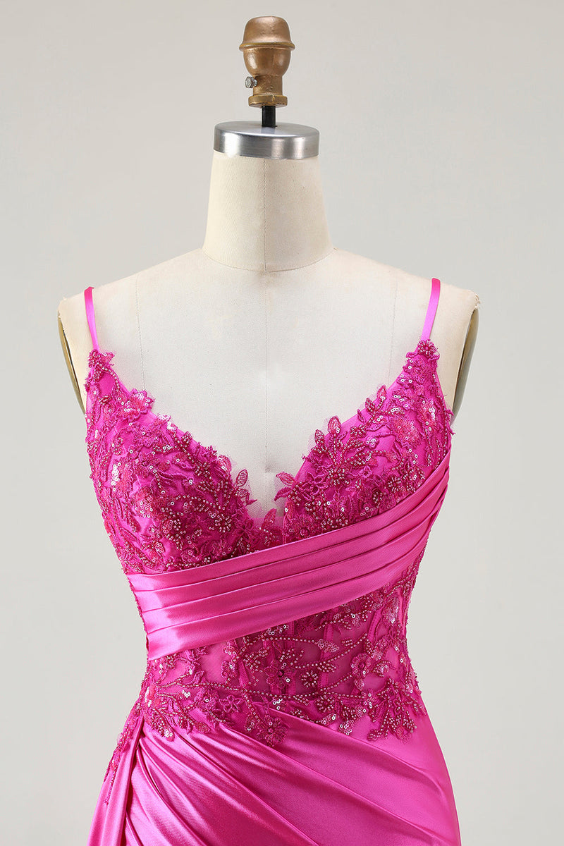 Laden Sie das Bild in den Galerie-Viewer, Fuchsia Meerjungfrauen Abendkleid mit Perlen und Rüschen und Schlitz