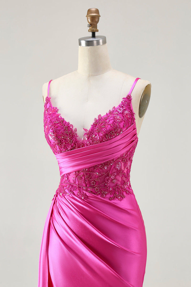 Laden Sie das Bild in den Galerie-Viewer, Fuchsia Meerjungfrauen Abendkleid mit Perlen und Rüschen und Schlitz